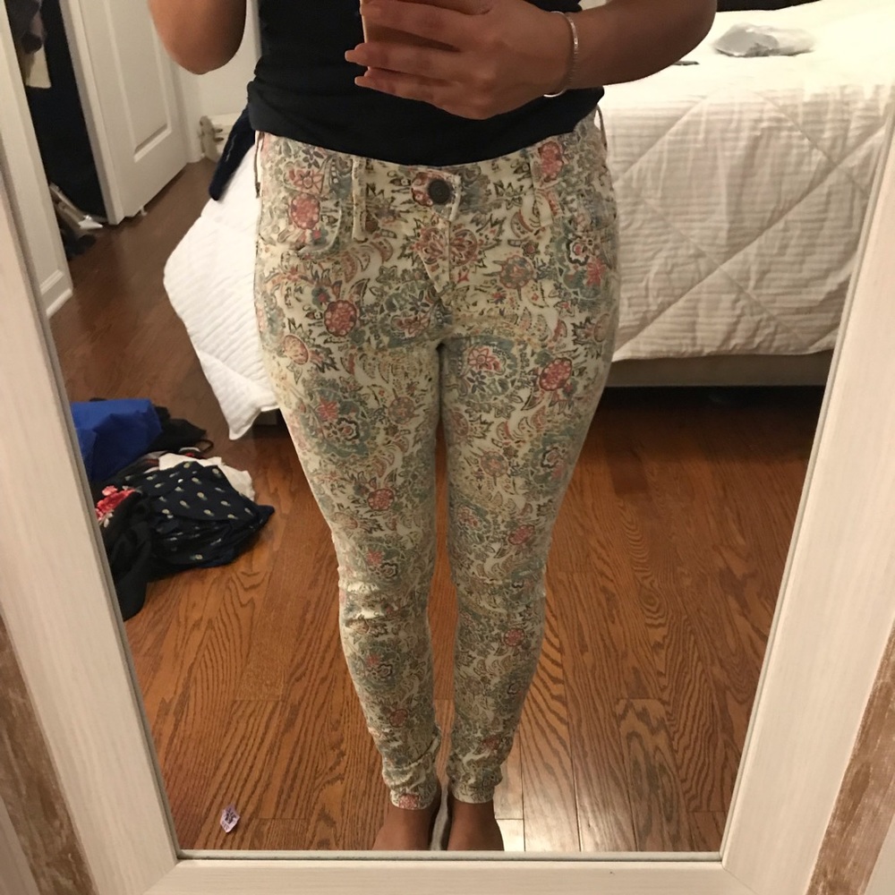 NEVER WORN! True religion white printed jeans